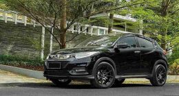 Mobil Warna Hitam Lebih Panas - Cover Mobilmu By Gicut Smarket