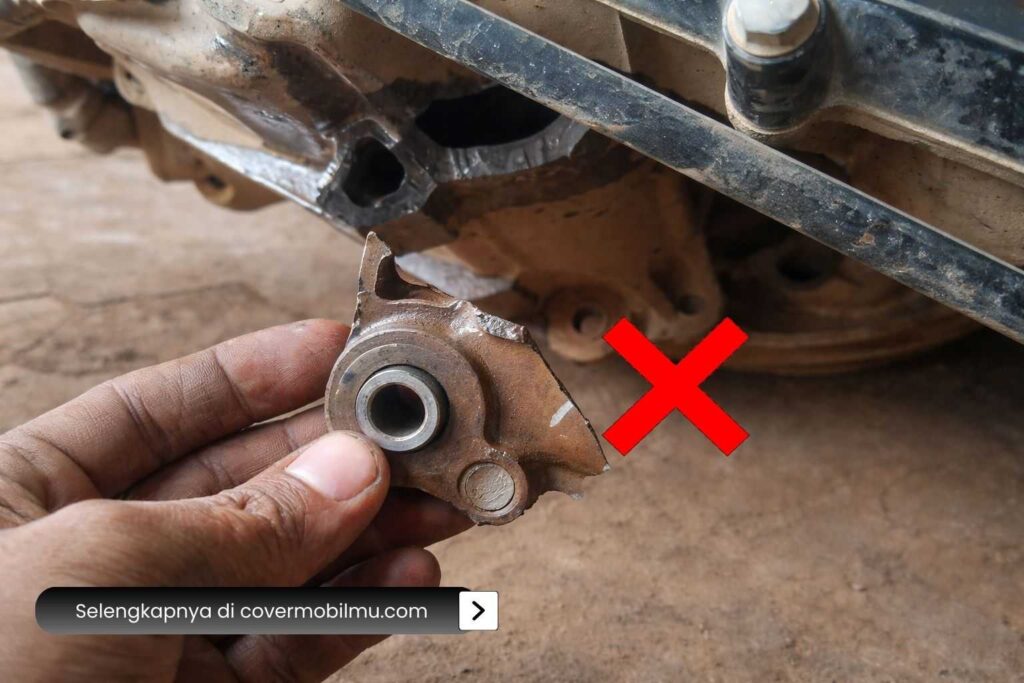 Standar Tengah Motor Macet dan Crankcase Pecah - Cover Mobilmu
