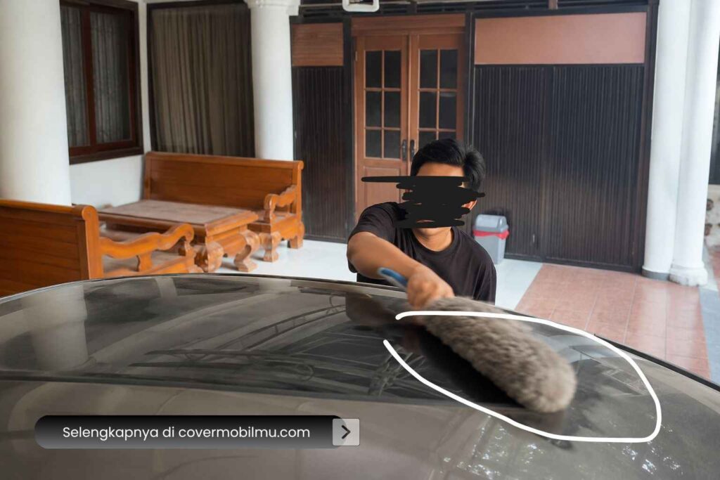 Apakah Kemoceng Bikin Baret Mobil Begini Penjelasannya