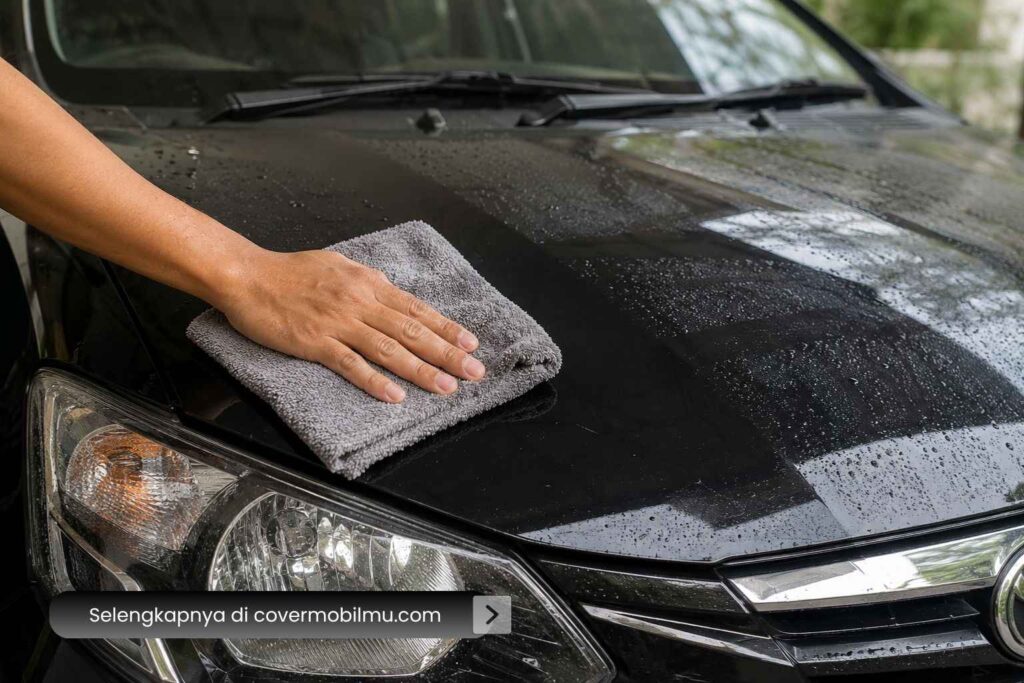 Kalau Kemoceng Bikin Baret Mobil, Ini Solusinya